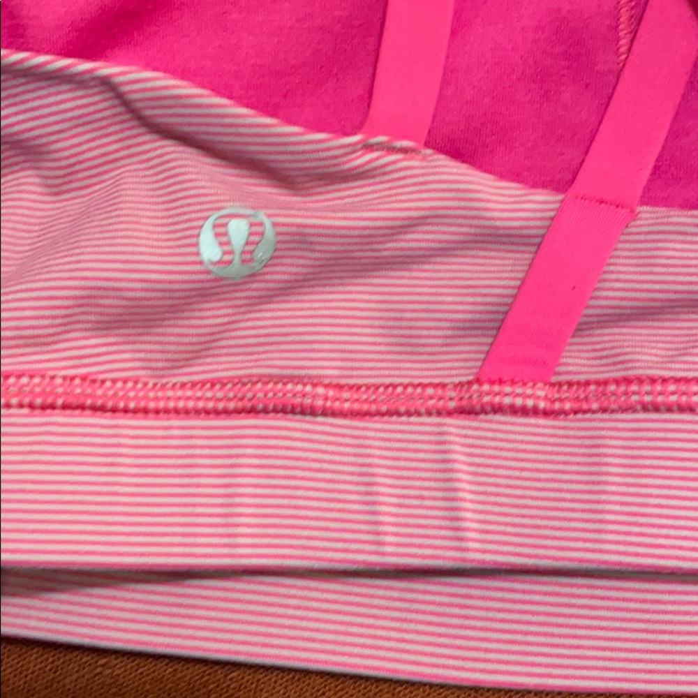 Lululemon sports bra
